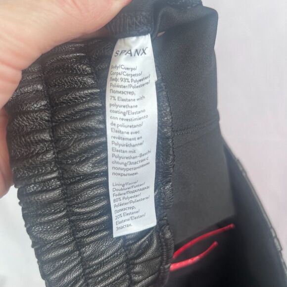 Spanx Noir Faux Leather Like Black Pull On Joggers Stretchy Waist Size Small - Picture 12 of 13